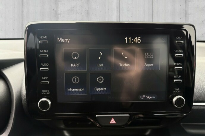 toyota-yaris-elektrisitetbensin-2022-big-16