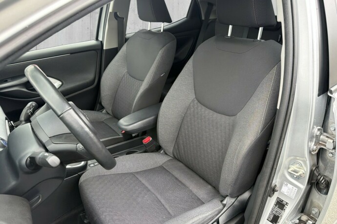 toyota-yaris-elektrisitetbensin-2022-big-9