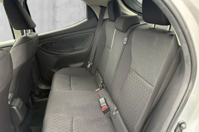 toyota-yaris-elektrisitetbensin-2022-big-10