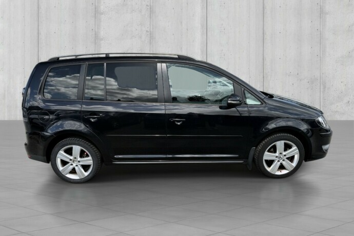 volkswagen-touran-diesel-2011-big-3