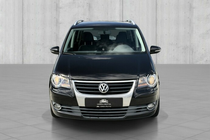 volkswagen-touran-diesel-2011-big-1