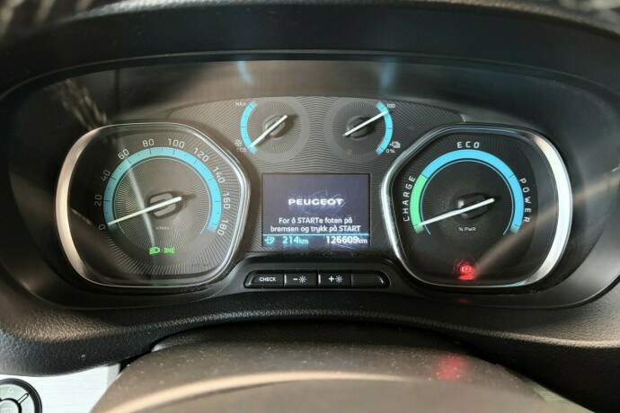 peugeot-expert-elektrisitet-2021-big-25