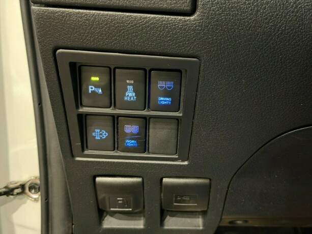 toyota-hilux-diesel-2022-big-13