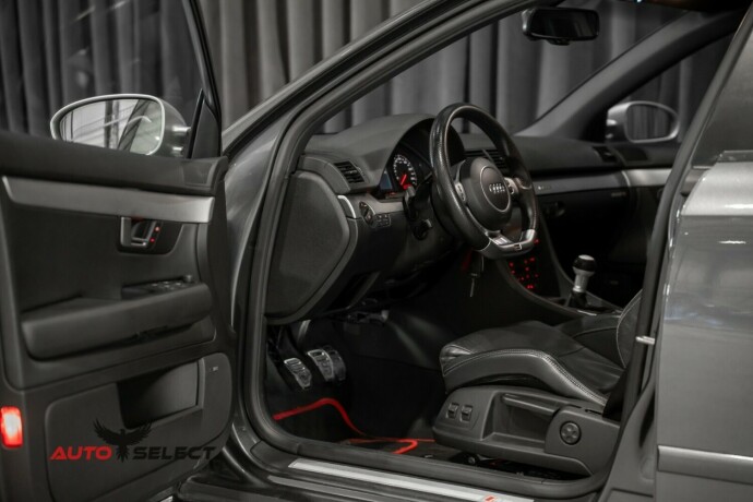 audi-rs4-bensin-2007-big-22