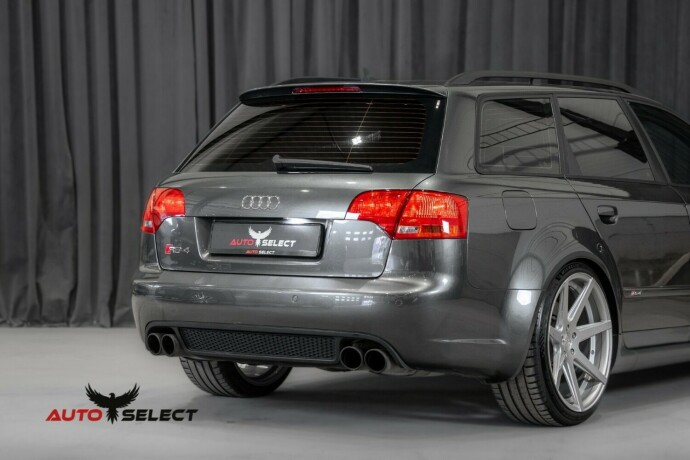 audi-rs4-bensin-2007-big-12