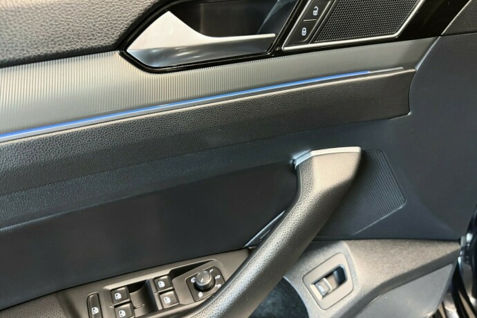 volkswagen-arteon-diesel-2018-big-14