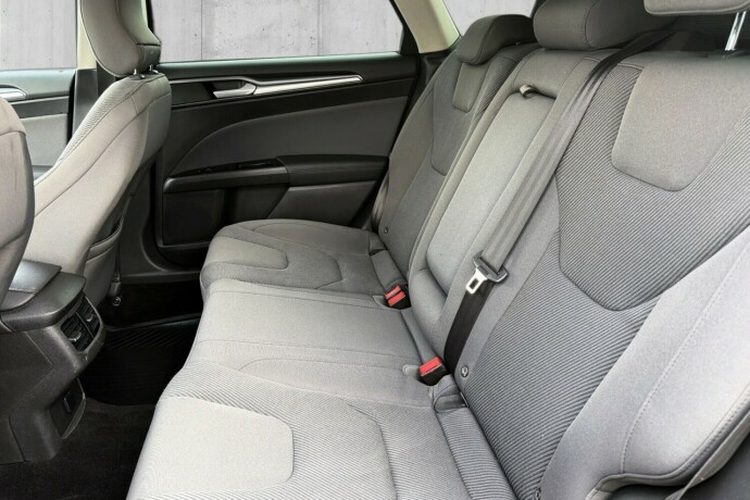ford-mondeo-diesel-2015-big-13