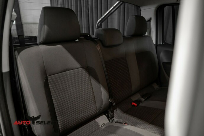 volkswagen-amarok-diesel-2013-big-13