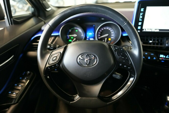 toyota-c-hr-elektrisitetbensin-2017-big-12