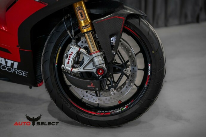 ducati-panigale-v4s-bensin-2020-big-2