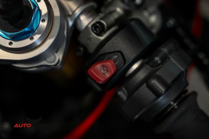 ducati-panigale-v4s-bensin-2020-big-27