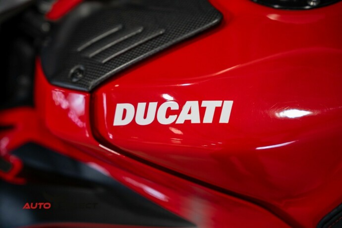 ducati-panigale-v4s-bensin-2020-big-14