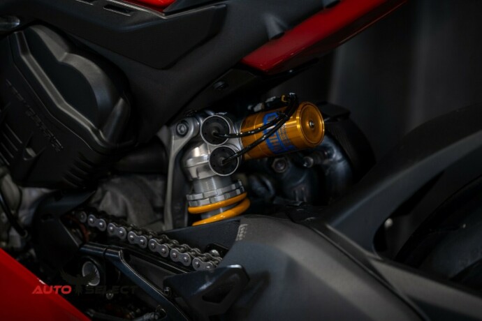 ducati-panigale-v4-s-bensin-2023-big-10