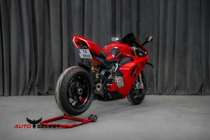 ducati-panigale-v4-s-bensin-2023-big-24