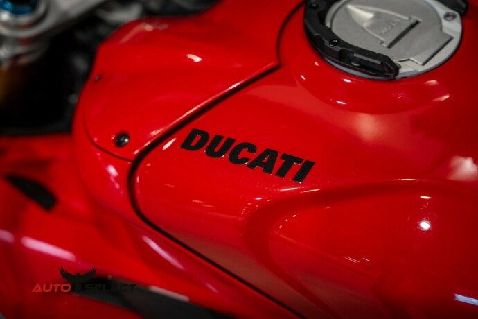 ducati-panigale-v4-s-bensin-2023-big-9