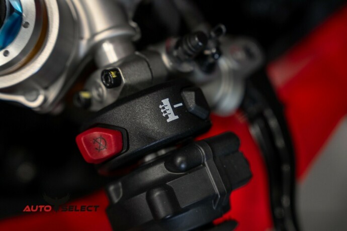 ducati-panigale-v4-s-bensin-2023-big-20