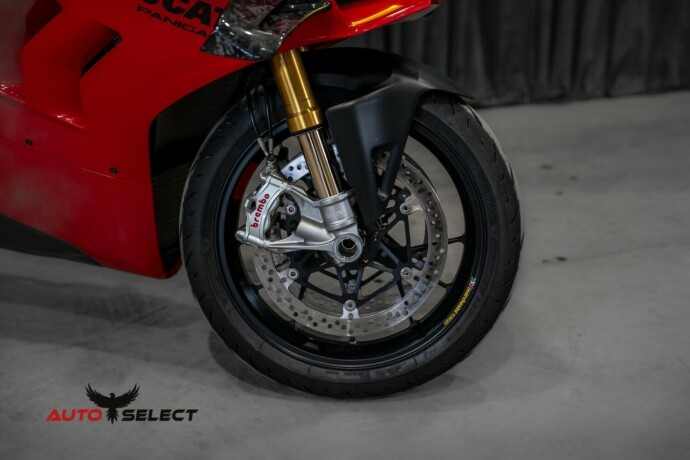ducati-panigale-v4-s-bensin-2023-big-2