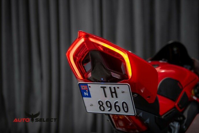 ducati-panigale-v4-s-bensin-2023-big-15