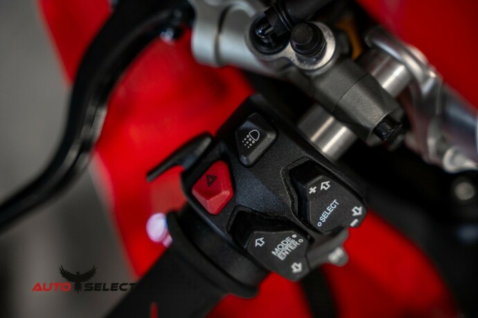 ducati-panigale-v4-s-bensin-2023-big-21