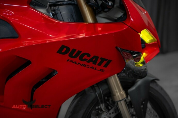 ducati-panigale-v4-s-bensin-2023-big-3