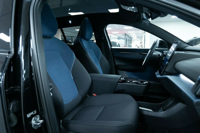 volvo-ex30-elektrisitet-2025-big-9