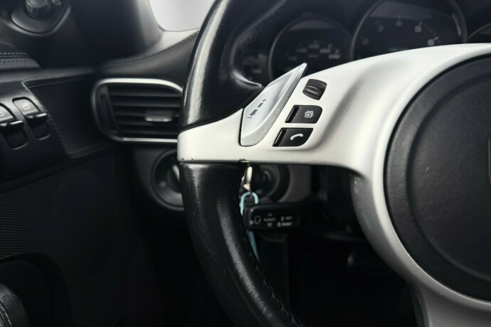 porsche-911-bensin-2009-big-18