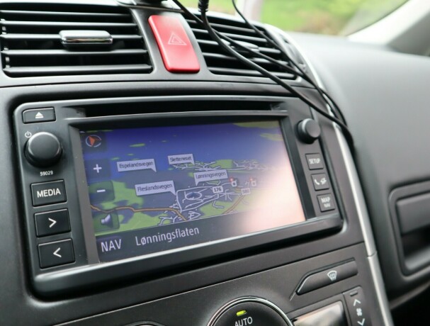 toyota-auris-bensin-2012-big-15