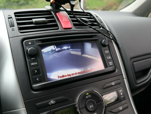toyota-auris-bensin-2012-big-17