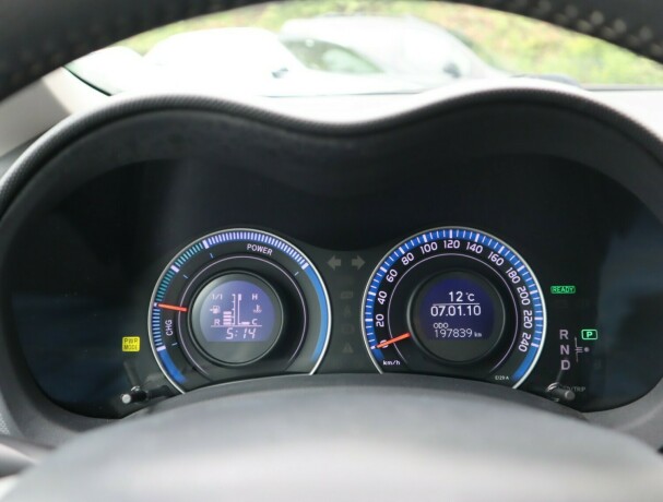 toyota-auris-bensin-2012-big-21