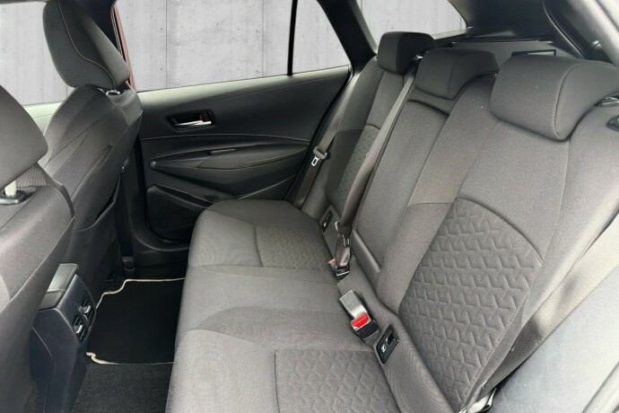 toyota-corolla-elektrisitetbensin-2019-big-11