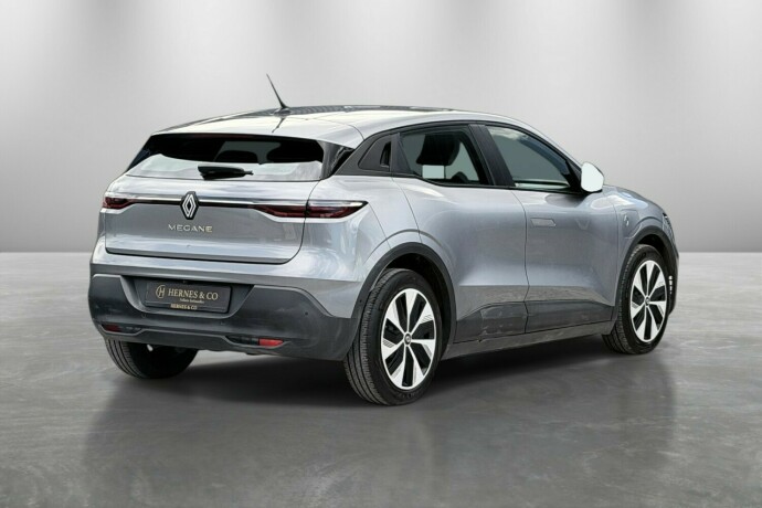 renault-megane-elektrisitet-2022-big-4