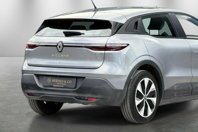renault-megane-elektrisitet-2022-big-5