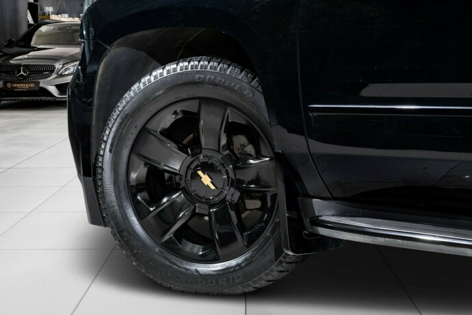 chevrolet-suburban-bensin-2015-big-17
