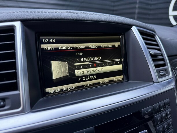 mercedes-benz-gl-bensin-2015-big-19