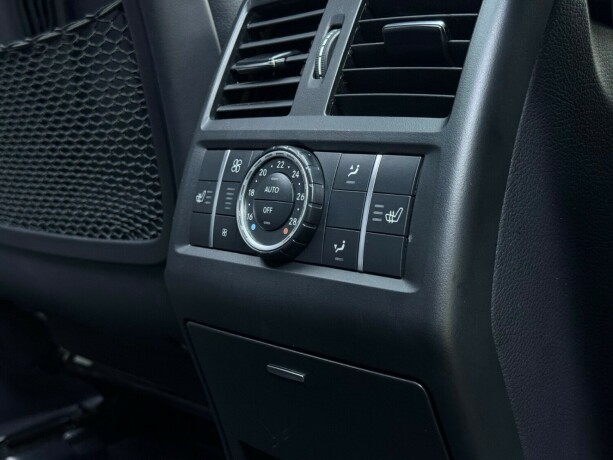 mercedes-benz-gl-bensin-2015-big-31