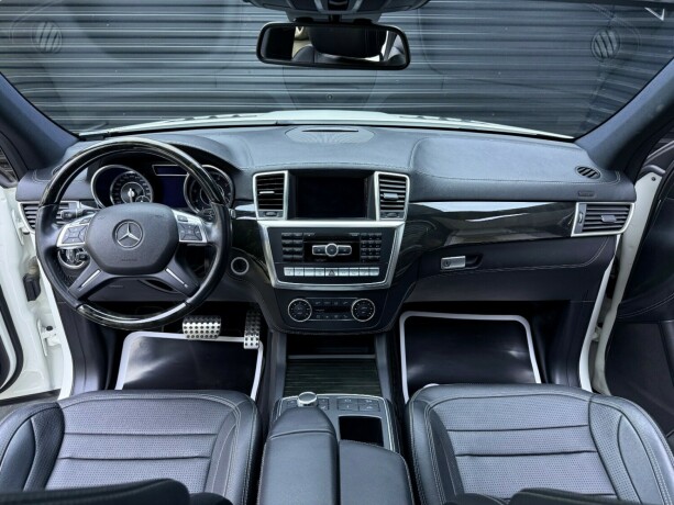 mercedes-benz-gl-bensin-2015-big-10
