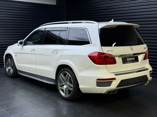 mercedes-benz-gl-bensin-2015-big-1