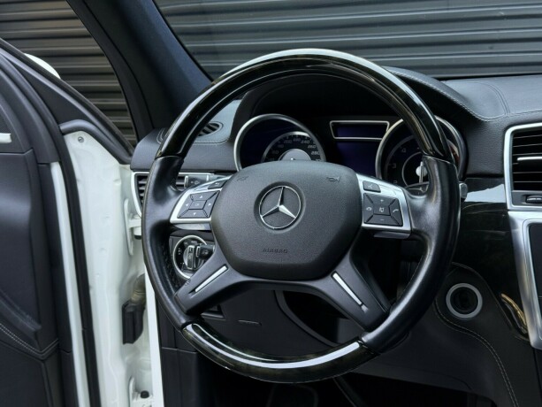 mercedes-benz-gl-bensin-2015-big-13