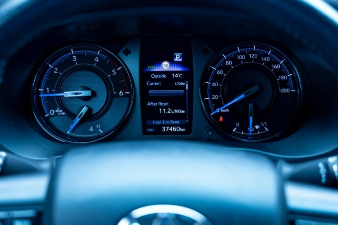 toyota-hilux-diesel-2024-big-18