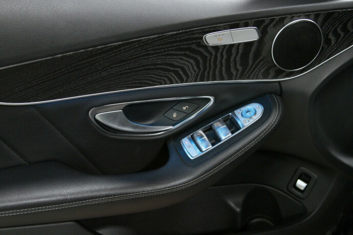 mercedes-benz-c-klasse-elektrisitetbensin-2017-big-18