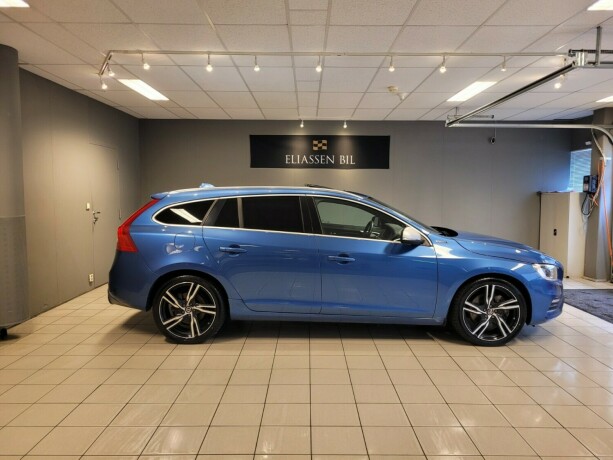 volvo-v60-plug-in-diesel-2017-big-3