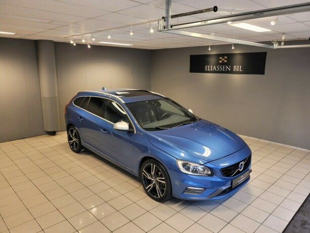 volvo-v60-plug-in-diesel-2017-big-1