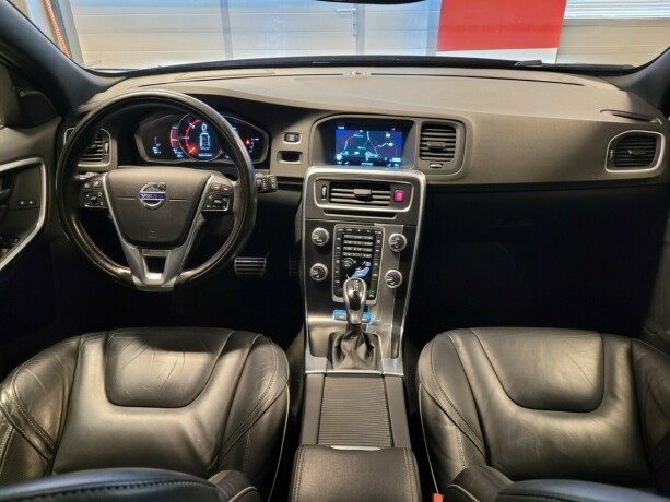 volvo-v60-plug-in-diesel-2017-big-35