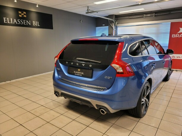volvo-v60-plug-in-diesel-2017-big-5