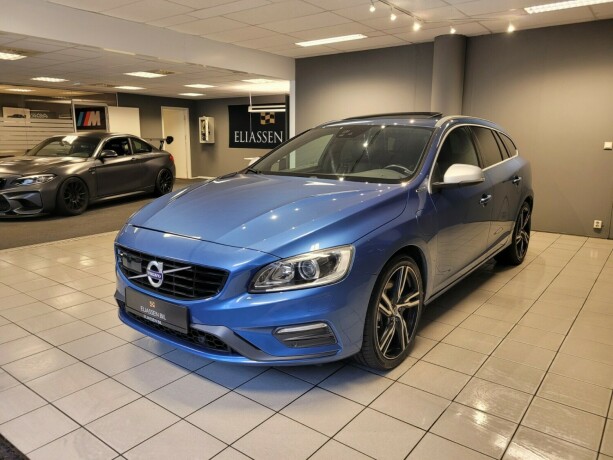 volvo-v60-plug-in-diesel-2017-big-8