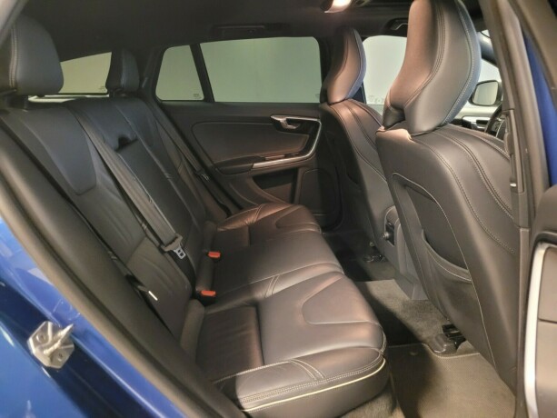 volvo-v60-plug-in-diesel-2017-big-18