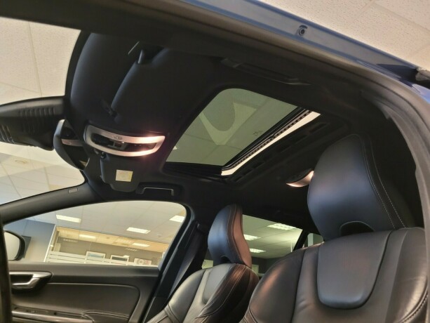 volvo-v60-plug-in-diesel-2017-big-25