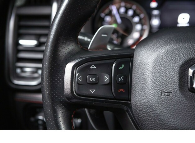 ram-1500-bensin-2021-big-24