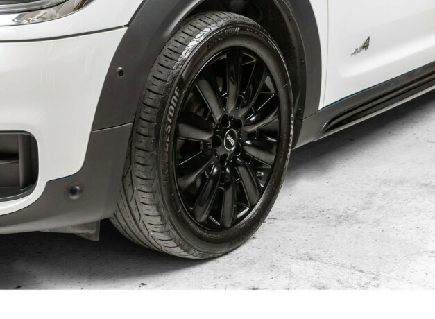 mini-countryman-elektrisitetbensin-2019-big-3