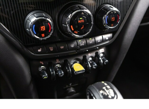 mini-countryman-elektrisitetbensin-2019-big-18
